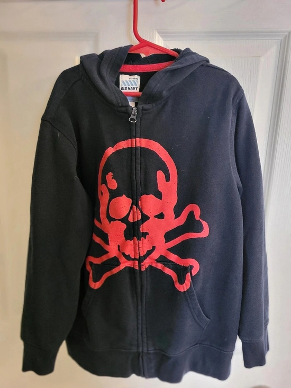 Old Navy Skull Zip Hoodie in Black & Red Size Medium Like New